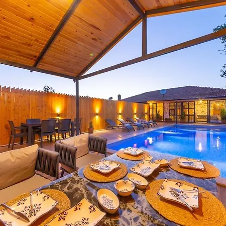 Villa Nostalji Kalkan Bezirgan'da Havuzlu *