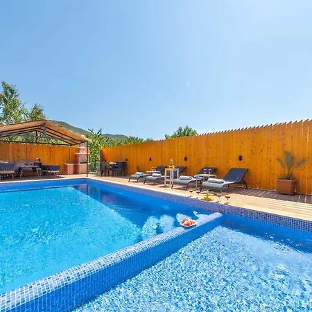 Villa Nostalji Kalkan Bezirgan'da Havuzlu *