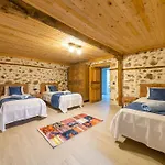 Willa Nostalji Kalkan Bezirgan'da Havuzlu Bezirgan