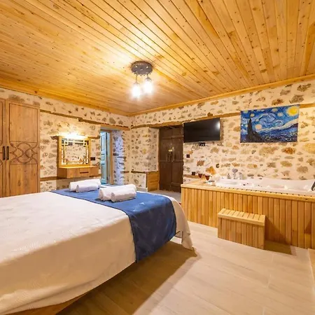 Nostalji Kalkan Bezirgan'da Havuzlu * Bezirgan