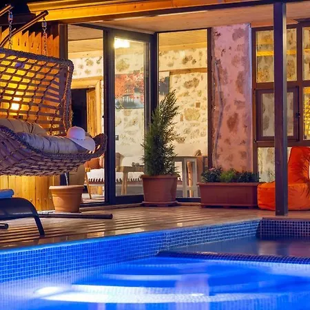 Nostalji Kalkan Bezirgan'da Havuzlu * Bezirgan