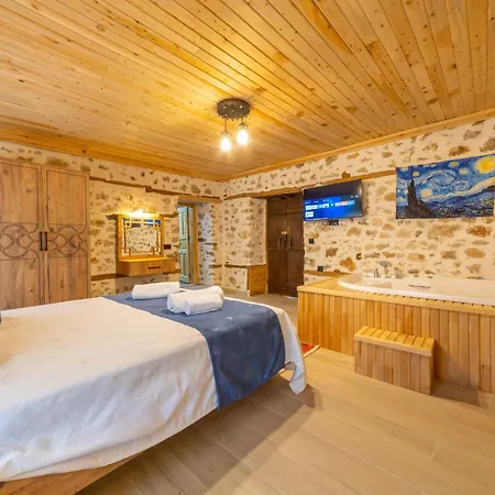 Nostalji Kalkan Bezirgan'da Havuzlu Villa