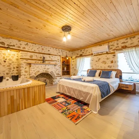 Nostalji Kalkan Bezirgan'da Havuzlu Bezirgan
