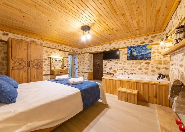 Nostalji Kalkan Bezirgan'da Havuzlu * Bezirgan