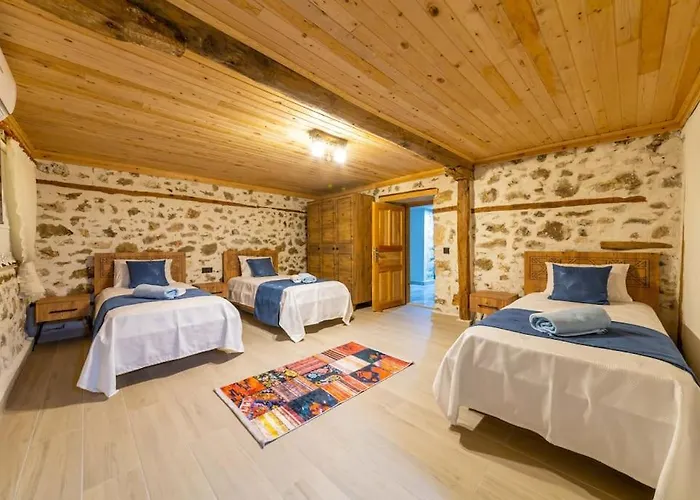 Villa Nostalji Kalkan Bezirgan'da Havuzlu Bezirgan