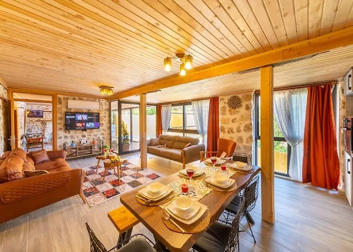 Nostalji Kalkan Bezirgan'da Havuzlu Villa Bezirgan