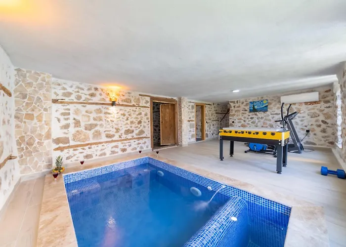 Nostalji Kalkan Bezirgan'da Havuzlu Villa Bezirgan
